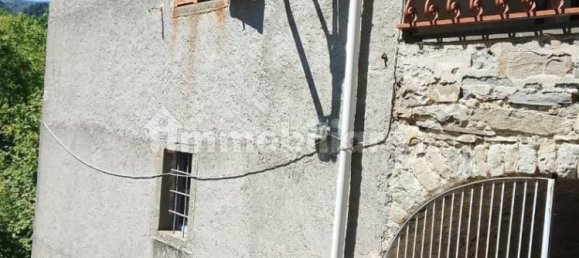 3 bedrooms House in Zeri, Italy No. 277165 10