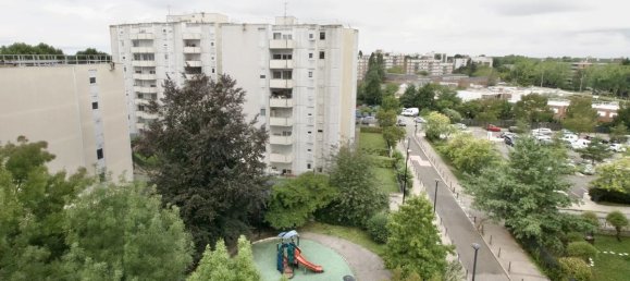 2 rooms Apartment in Elancourt, France No. 290443 9