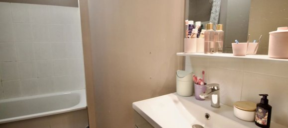 2 rooms Apartment in Elancourt, France No. 290443 8