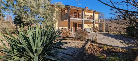 5 bedrooms House in Brissago-Valtravaglia, Italy No. 69566 22