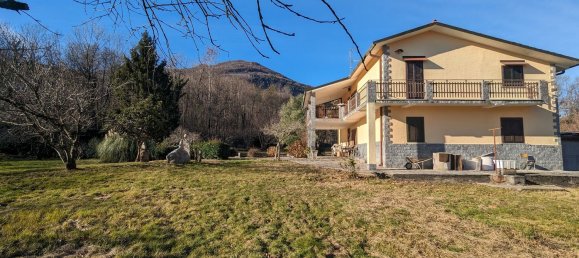 5 bedrooms House in Brissago-Valtravaglia, Italy No. 69566 26