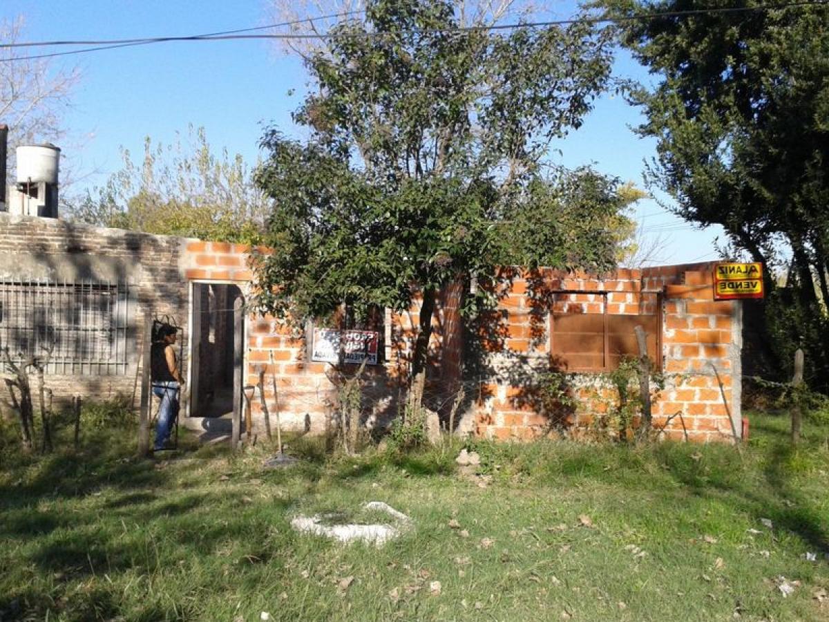 3 bedrooms House in Moreno, Argentina No. 90812