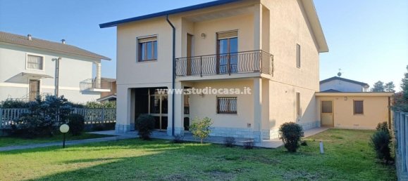 4 rooms Villa in Trescore Cremasco, Italy No. 112975 2