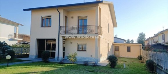 4 rooms Villa in Trescore Cremasco, Italy No. 112975 3