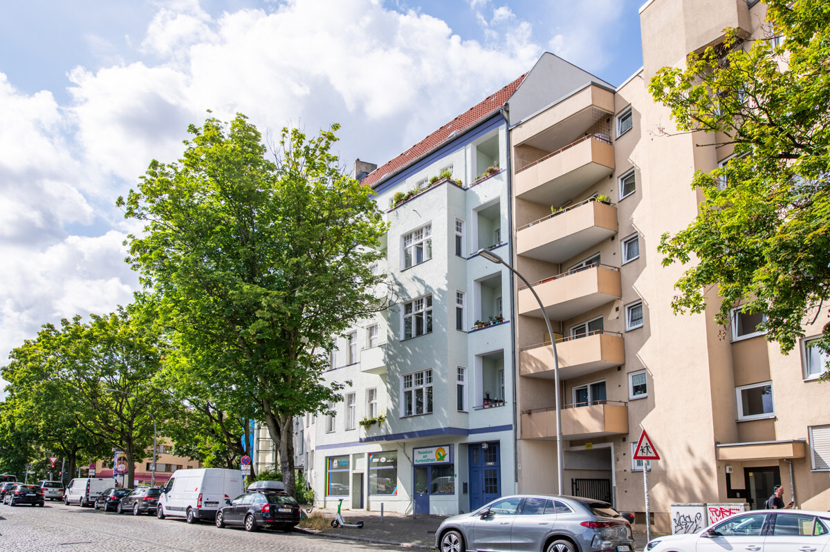 6 rooms Building in Wedding, Germany No. 351408