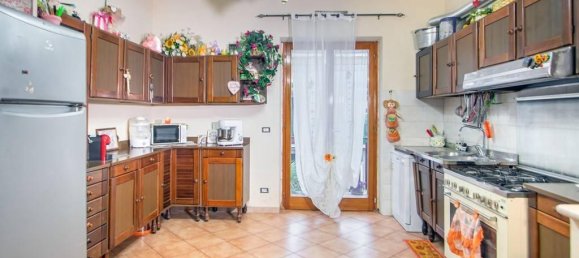 3غرفة شقة في Palestrina, Italy رقم 29579 6