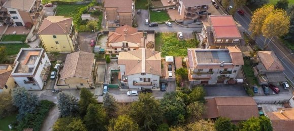 3غرفة شقة في Palestrina, Italy رقم 29579 25