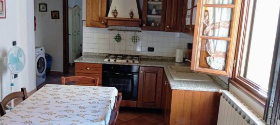 5 rooms Apartment in Certaldo, Italy No. 286740 3