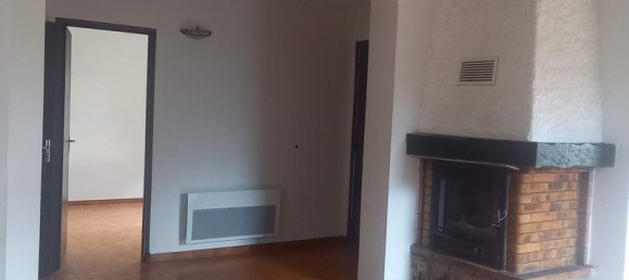 3 bedrooms House in Saint-Julien, France No. 196712 15