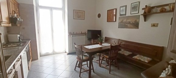 6 rooms Apartment in Savona, Italy No. 64667 8