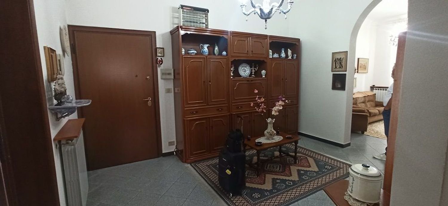 6 rooms Apartment in Savona, Italy No. 64667