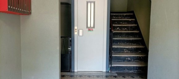 6 rooms Apartment in Savona, Italy No. 64667 2