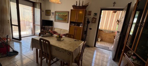 Apartamento de 3 habitaciónes en Silvi, Italy No. 282389 2