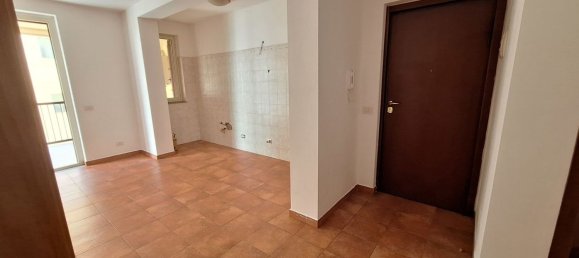 4 Schlafzimmer Wohnung in Messina, Italy, Nr. 321948 5