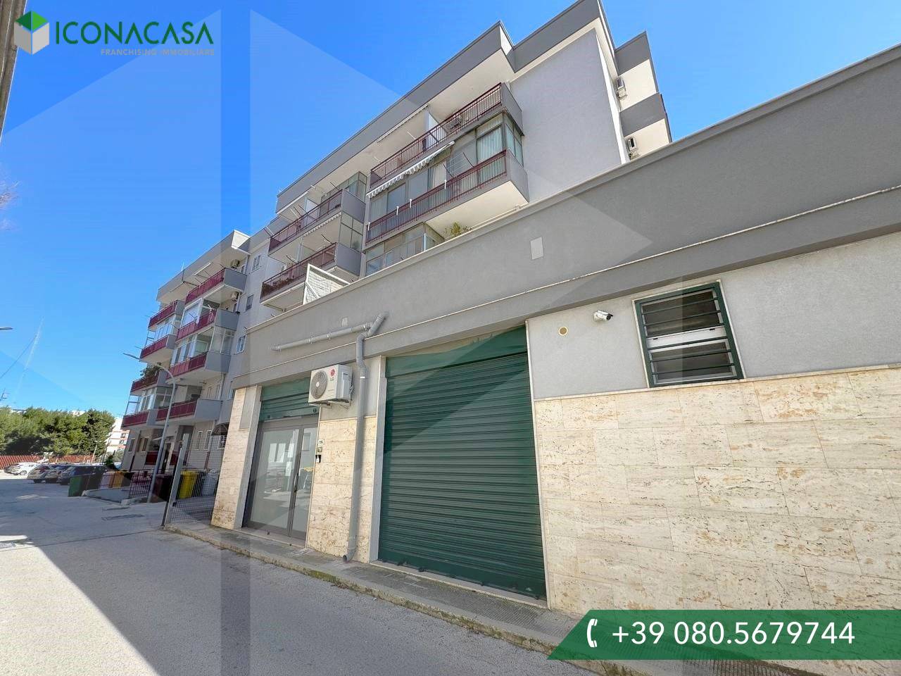 80m² Commercial property in Triggiano, Italy No. 17112