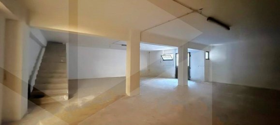 80m² Commercial property in Triggiano, Italy No. 17112 7