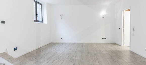 3غرفة شقة في Milan, Italy رقم 241835 3