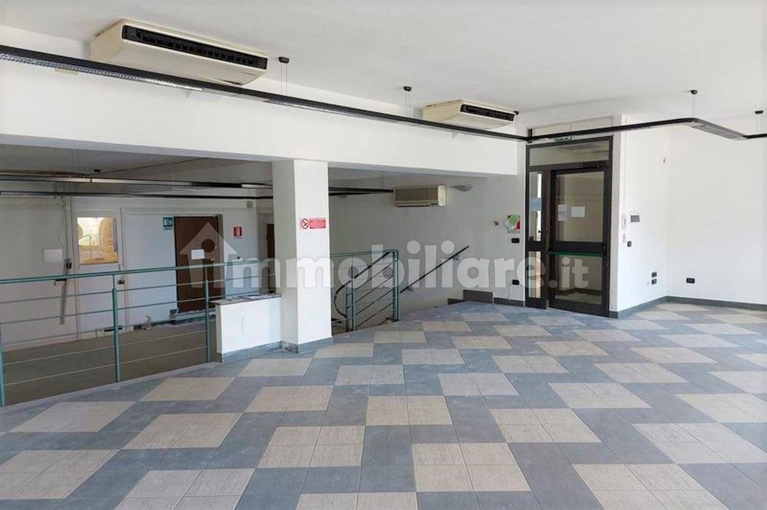 Escritório em Nuoro, Italy 309 m² N.º 315158