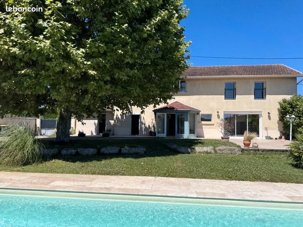 5 bedrooms House in Rhone, France No. 289707