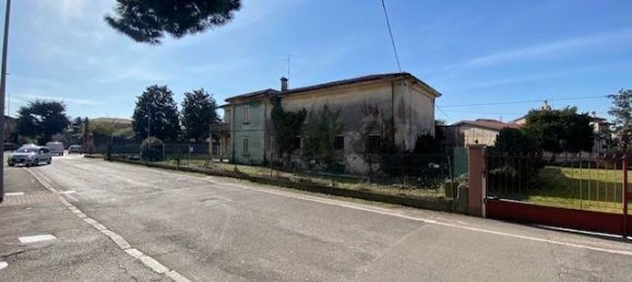 5 bedrooms Villa in Verona, Italy No. 73404 10