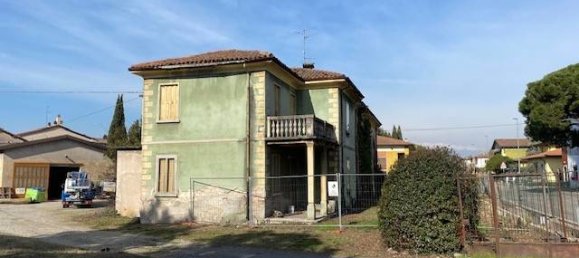 5 bedrooms Villa in Verona, Italy No. 73404 3