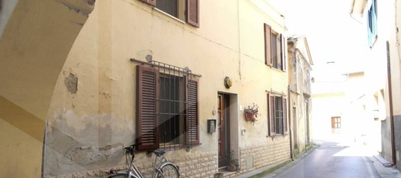 5غرفة منزل في San Giuliano Terme, Italy رقم 27026 17