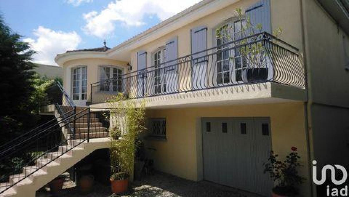 3 bedrooms House in Marmande, France No. 8841