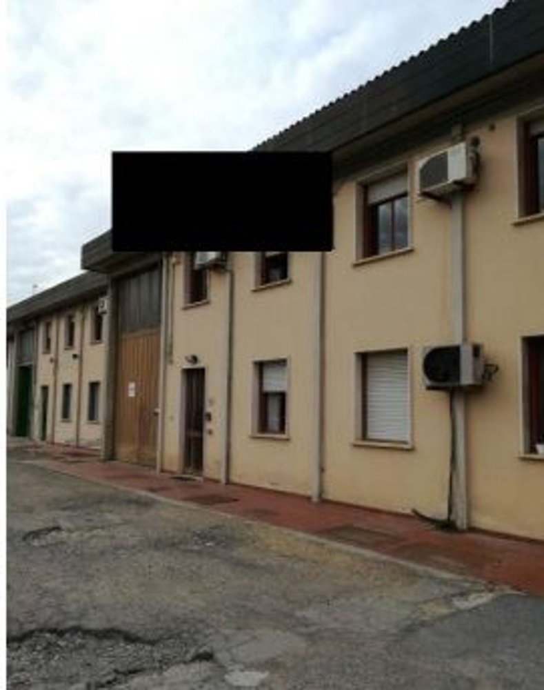 788m² Warehouse in Montelupo Fiorentino, Italy No. 94845