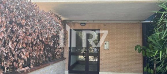 2 bedrooms Apartment in Rome, Italy No. 359827 3