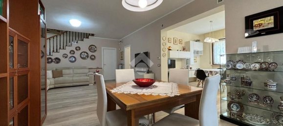 Дом с 7 комнатами в Гвальдо Тадино, Италия № 259101 6