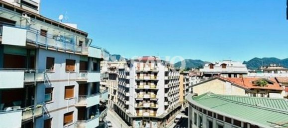 Apartamento de 3 dormitorios en Varese, Italy No. 321787 6