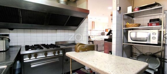 117m² Commercial property in Rio de Mouro, Portugal No. 86867 13