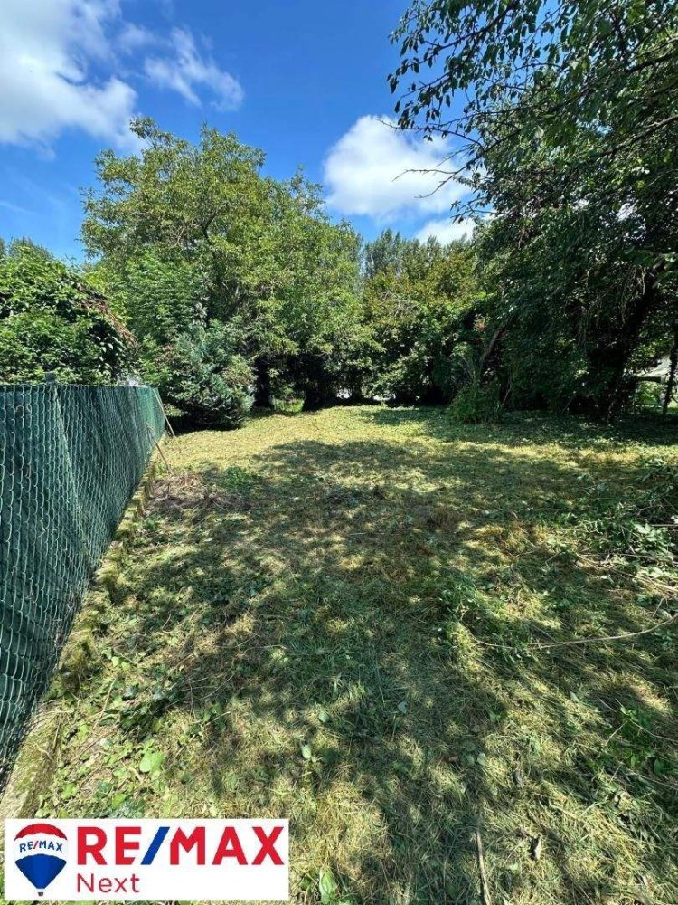  قطعة أرض في Bruck an der Leitha, Austria رقم 246126