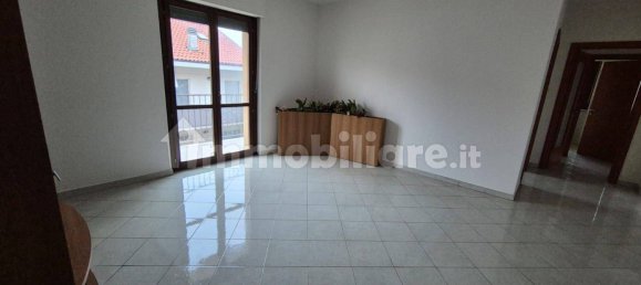 2 bedrooms Apartment in Collecorvino, Italy No. 342186 3