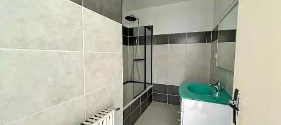 Apartamento de 3 dormitorios en Ghisonaccia, France No. 40205 12