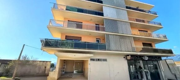 Apartamento de 3 dormitorios en Ghisonaccia, France No. 40205 11
