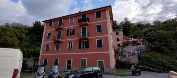 3 bedrooms Apartment in Genoa, Italy No. 379601 2