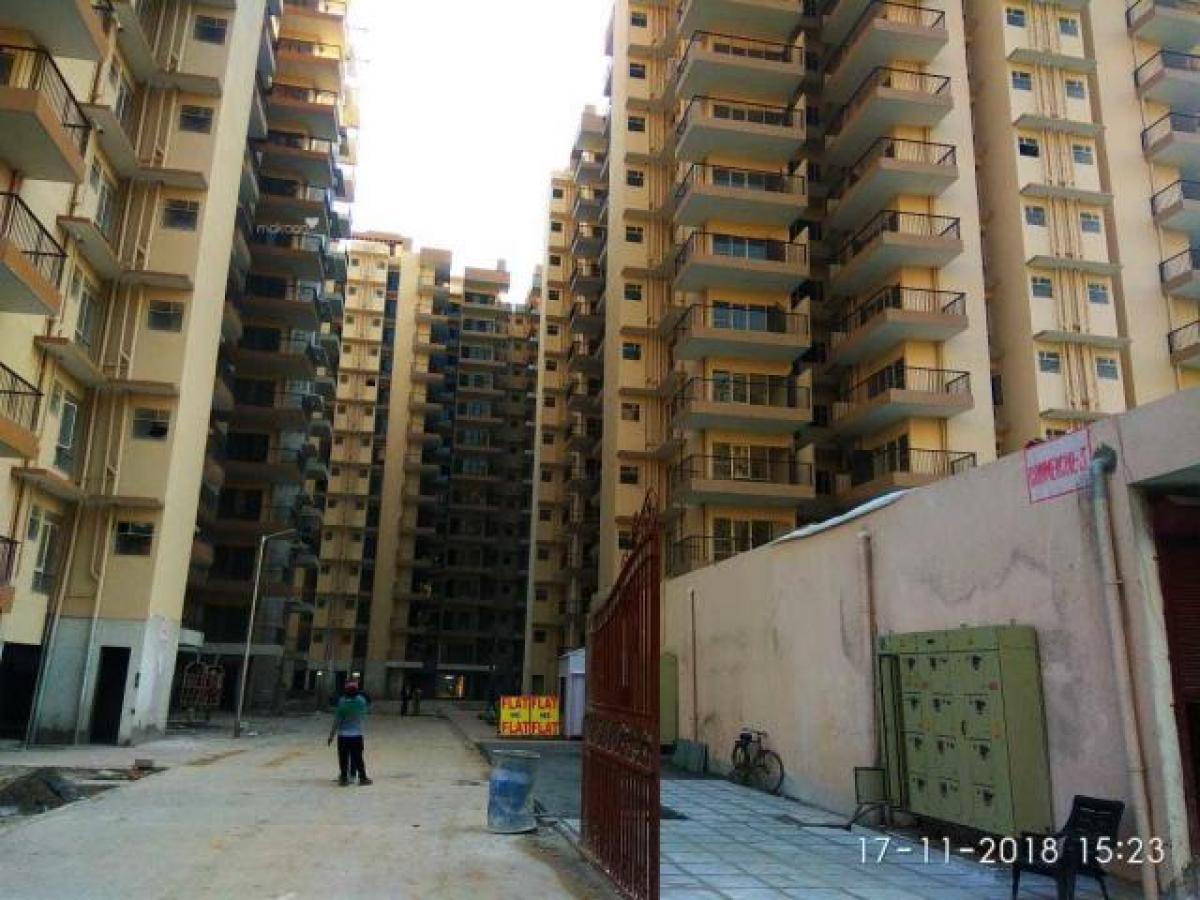 2 bedrooms House in Faridabad, India No. 25470