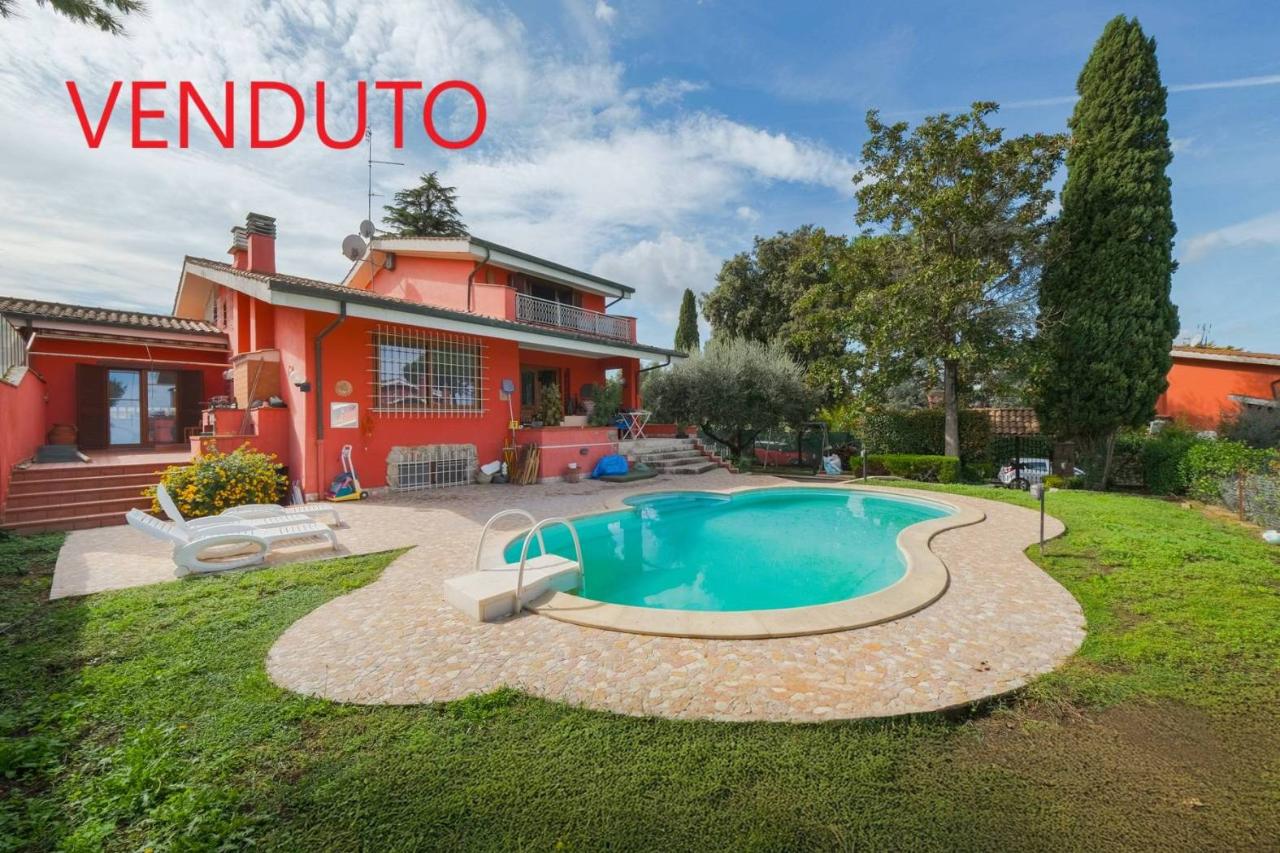 7-Zimmer Villa in Ciampino, Italy, Nr. 156929
