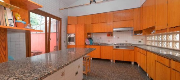 7-Zimmer Villa in Ciampino, Italy, Nr. 156929 6