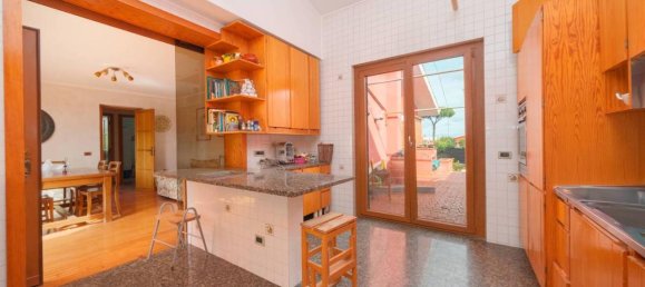 7-Zimmer Villa in Ciampino, Italy, Nr. 156929 8