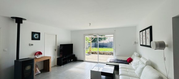 3 bedrooms House in Donges, France No. 280398 4