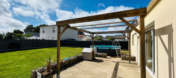 3 bedrooms House in Donges, France No. 280398 2