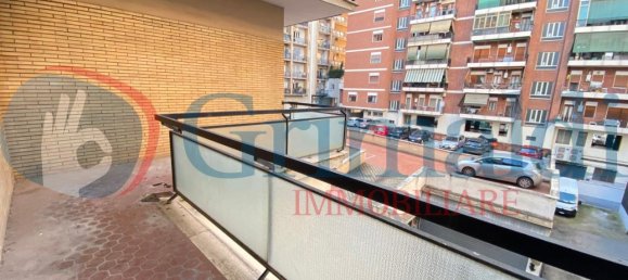 3 rooms Apartment in Rome, Italy No. 136071 10