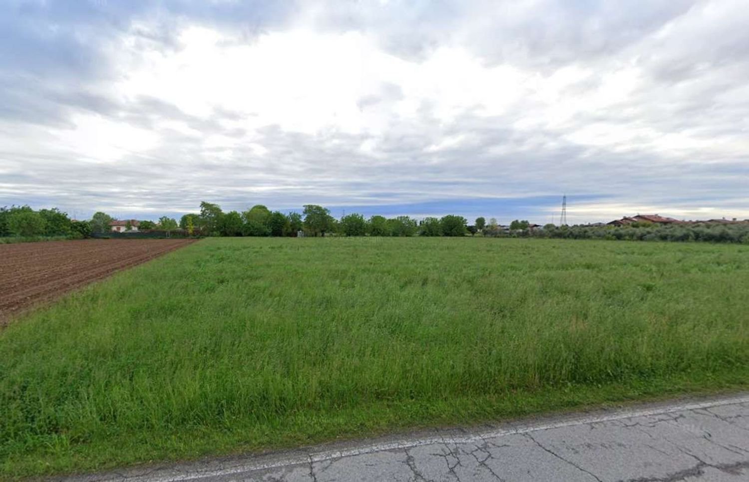 Terreno en Cassola, Italy 5207 m² No. 299516