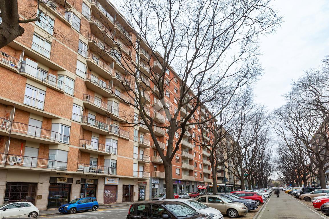 3 rooms Apartment in Turin, Italy No. 32287