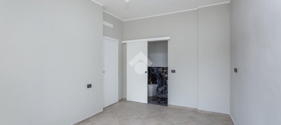 3 rooms Apartment in Turin, Italy No. 32287 11