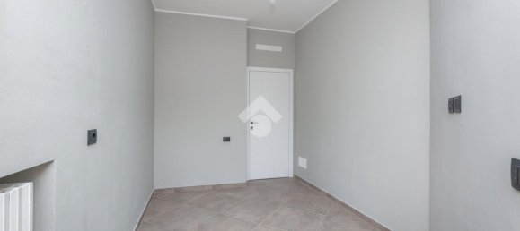 3 rooms Apartment in Turin, Italy No. 32287 14