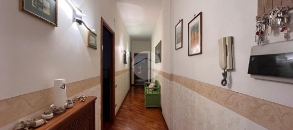 3 Schlafzimmer Wohnung in Naples, Italy, Nr. 316226 3