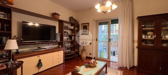 3 Schlafzimmer Wohnung in Naples, Italy, Nr. 316226 6